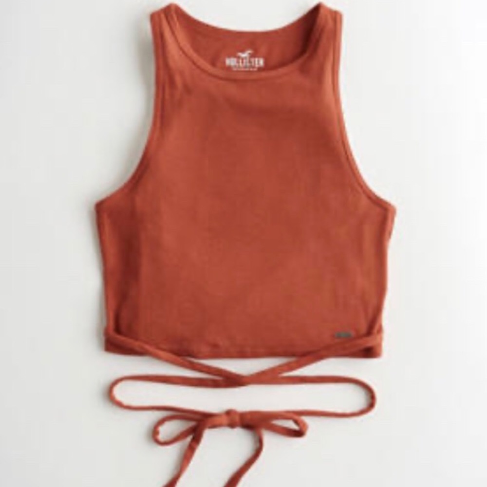 Cropped wrap Hollister tank